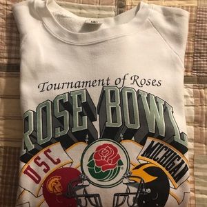 Men’s vintage 1989 Tournament of Roses Sweatshirt. USC v University of Michigan